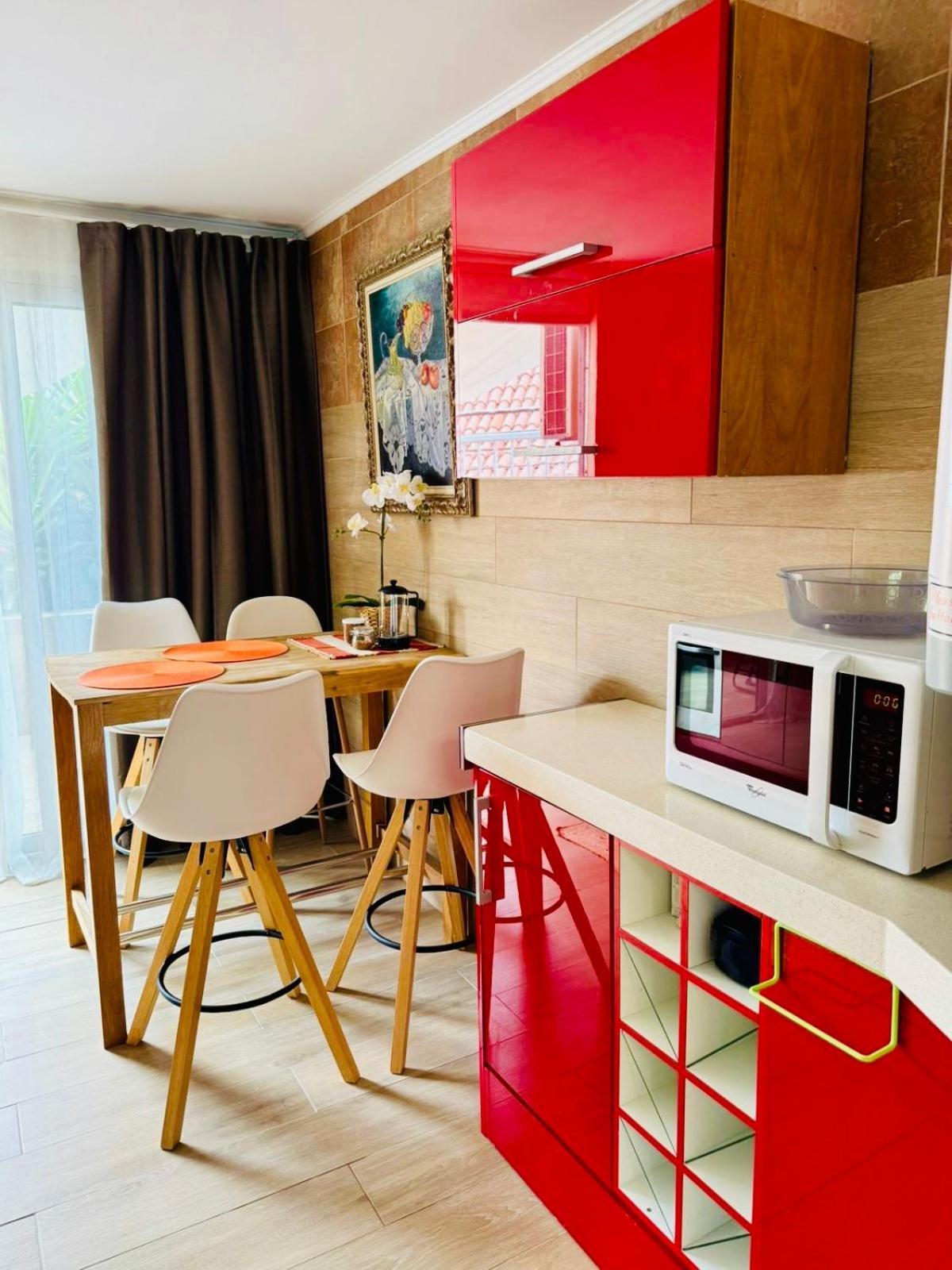 Apartment With Terrace And Pool, Los Cristianos Лос Кристианос Екстериор снимка