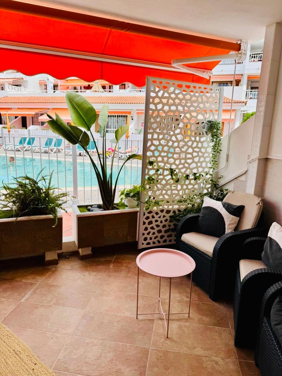 Apartment With Terrace And Pool, Los Cristianos Лос Кристианос Екстериор снимка