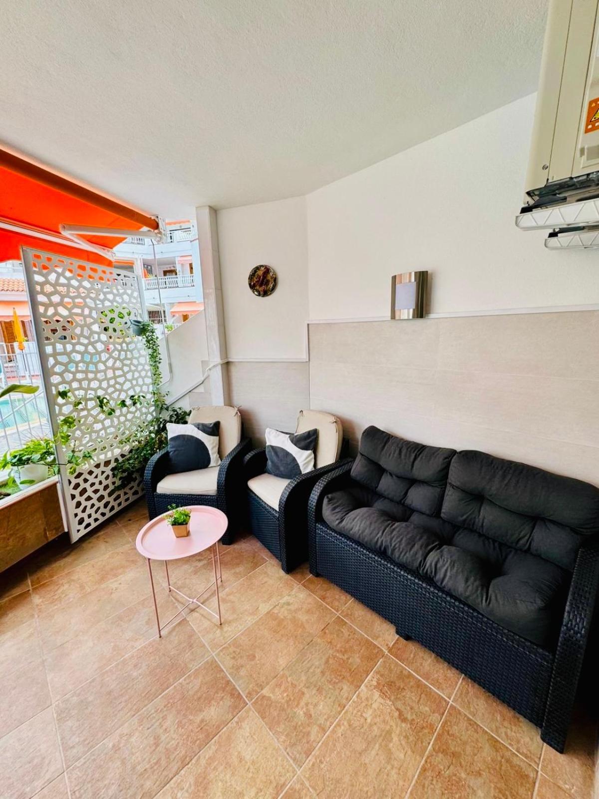 Apartment With Terrace And Pool, Los Cristianos Лос Кристианос Екстериор снимка