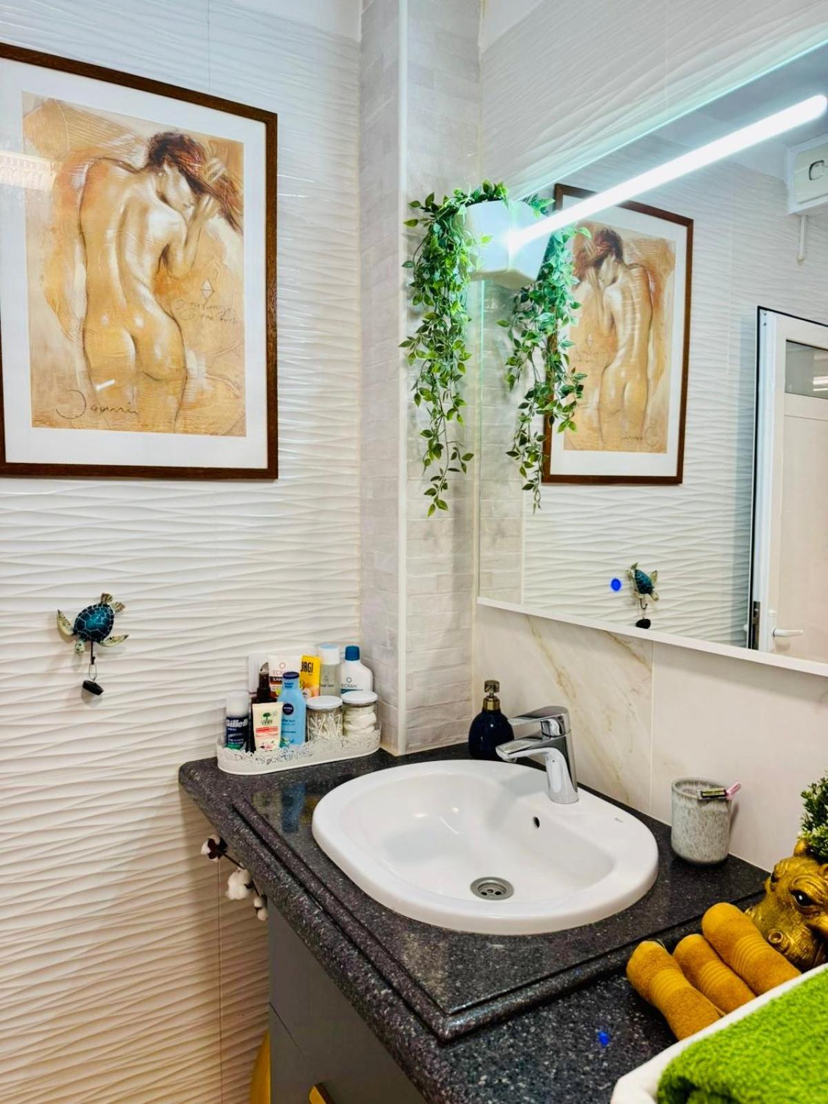 Apartment With Terrace And Pool, Los Cristianos Лос Кристианос Екстериор снимка