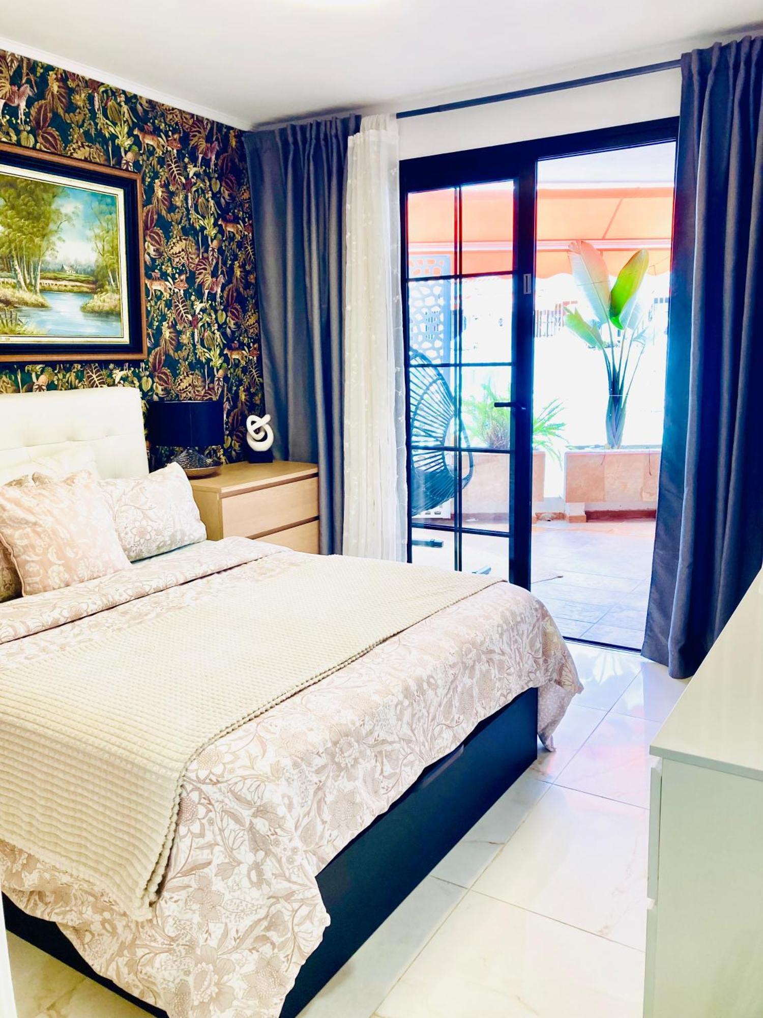 Apartment With Terrace And Pool, Los Cristianos Лос Кристианос Екстериор снимка
